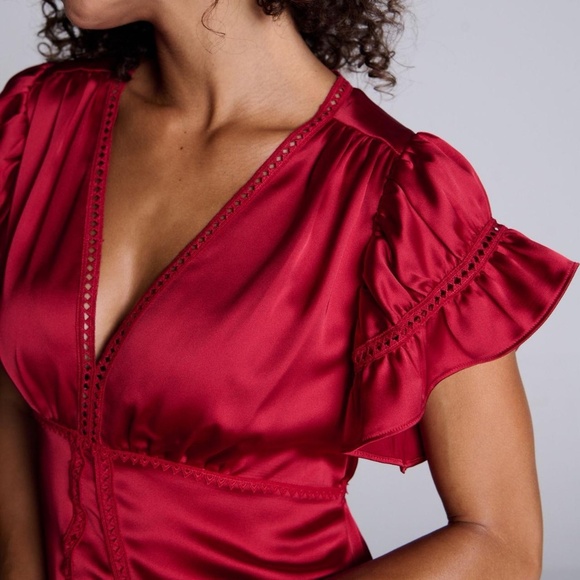 Max Studio Dresses & Skirts - Size Large Max Studio London Flutter Sleeve Satin Midi Dress - NWT!